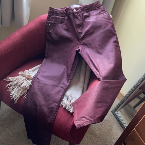 Zara burgundy waxed look pants .  Size 10 . - Picture 3 of 4